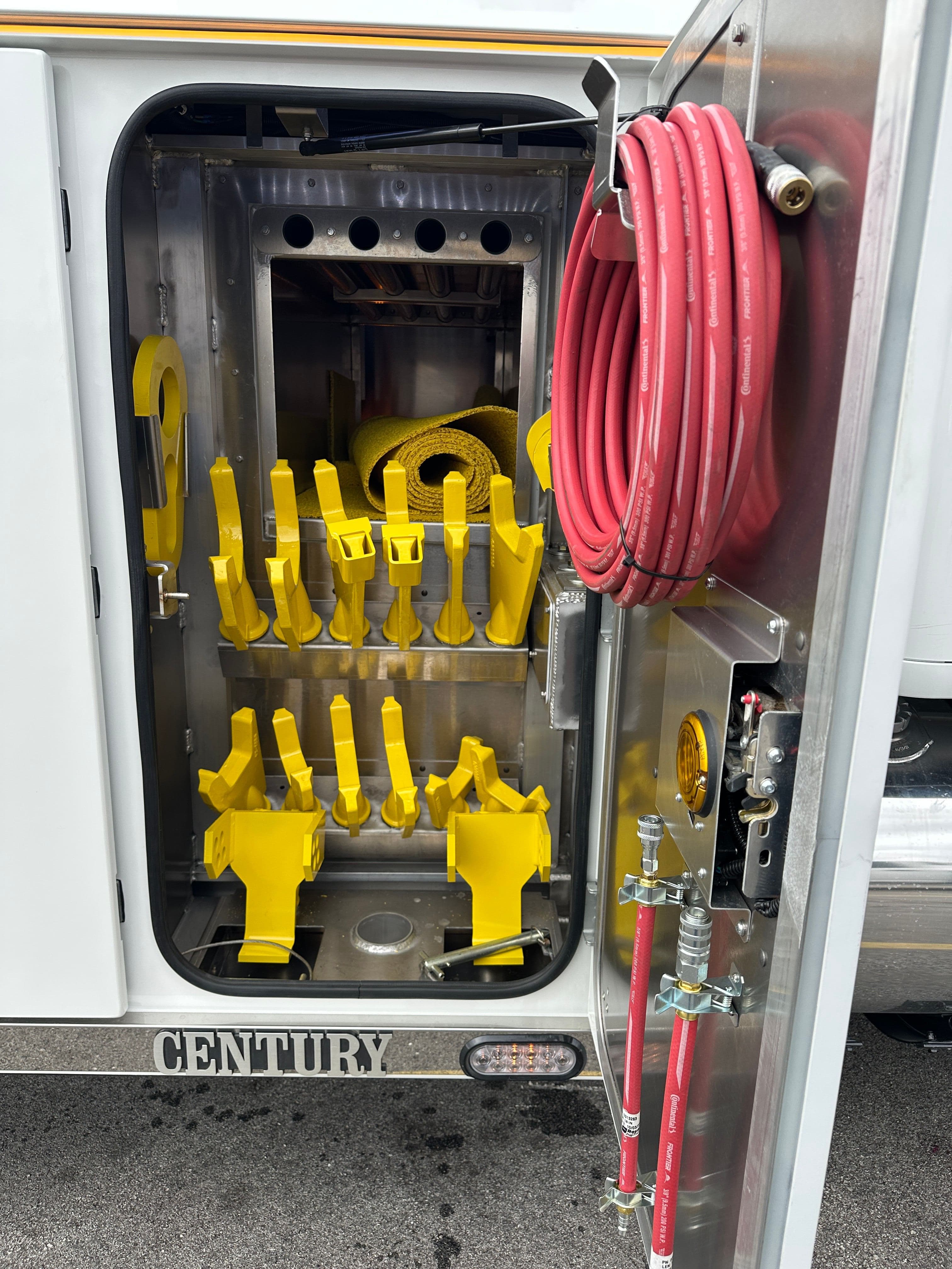 2025 Kenworth T880 with a Century 7035 image 21