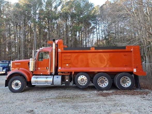 2026 Kenworth W900 image 2