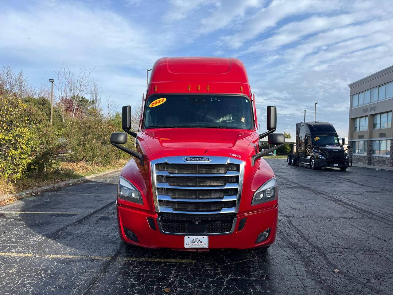 2022 Freightliner Cascadia image 2