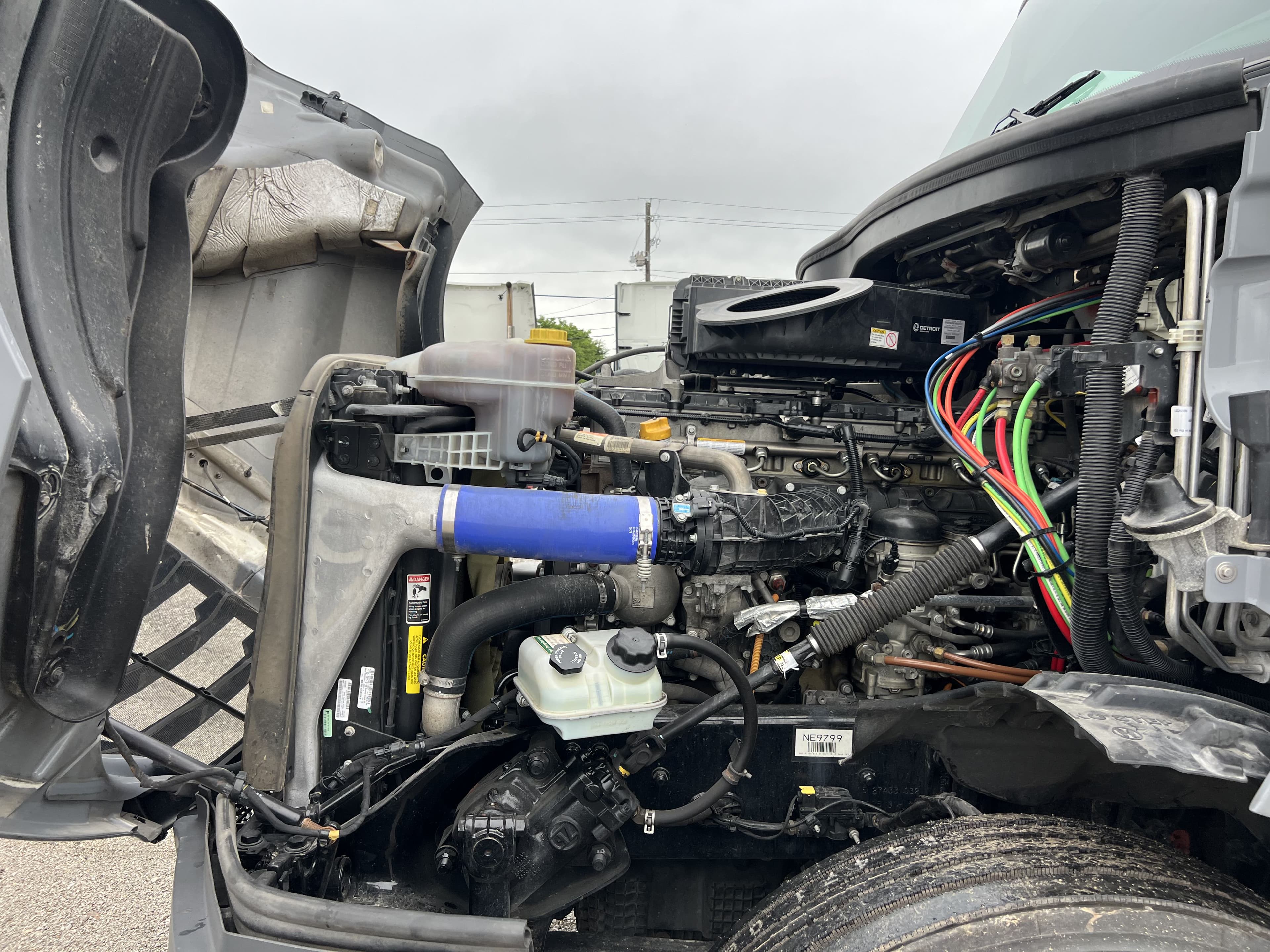 2022 Freightliner Cascadia 126 image 6