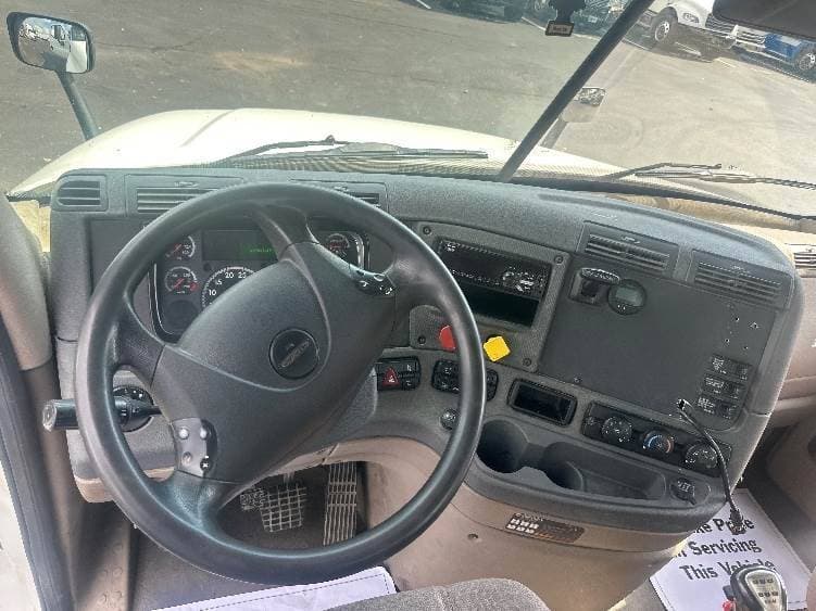 2018 Freightliner Cascadia image 6