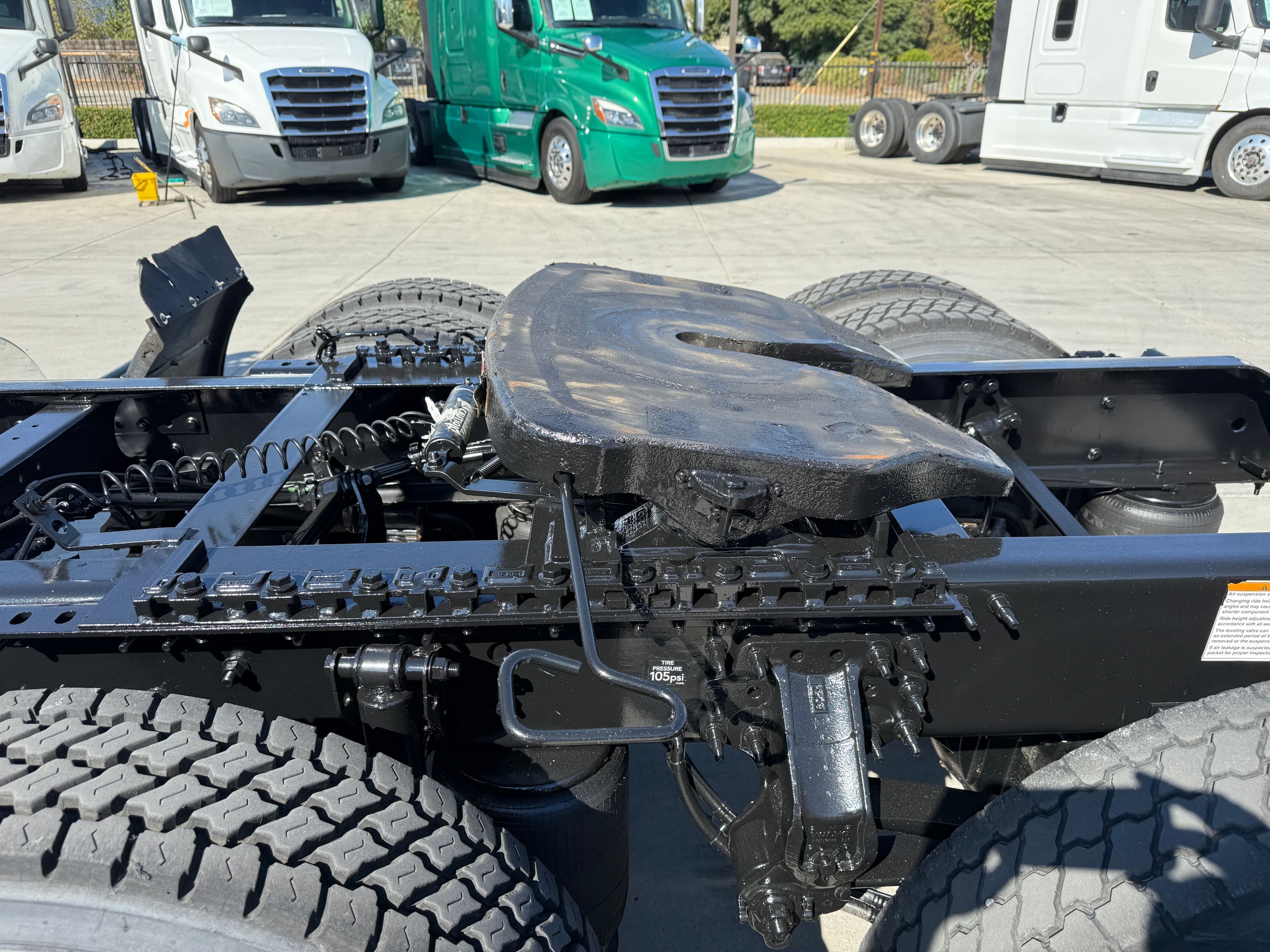 2019 Volvo VNL64T300 image 10