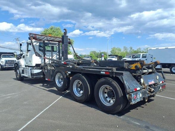 2020 Mack GRANITE 64FT image 7