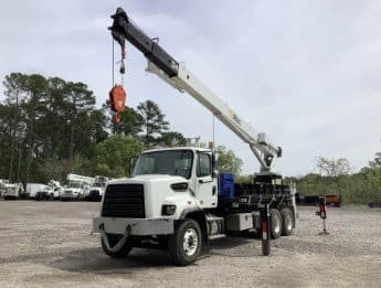 2015 Freightliner 108sd image 2