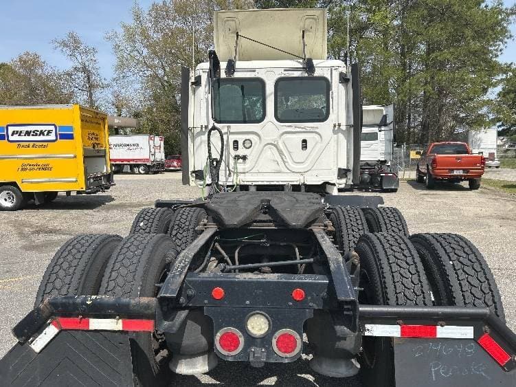 2018 Freightliner Cascadia image 8