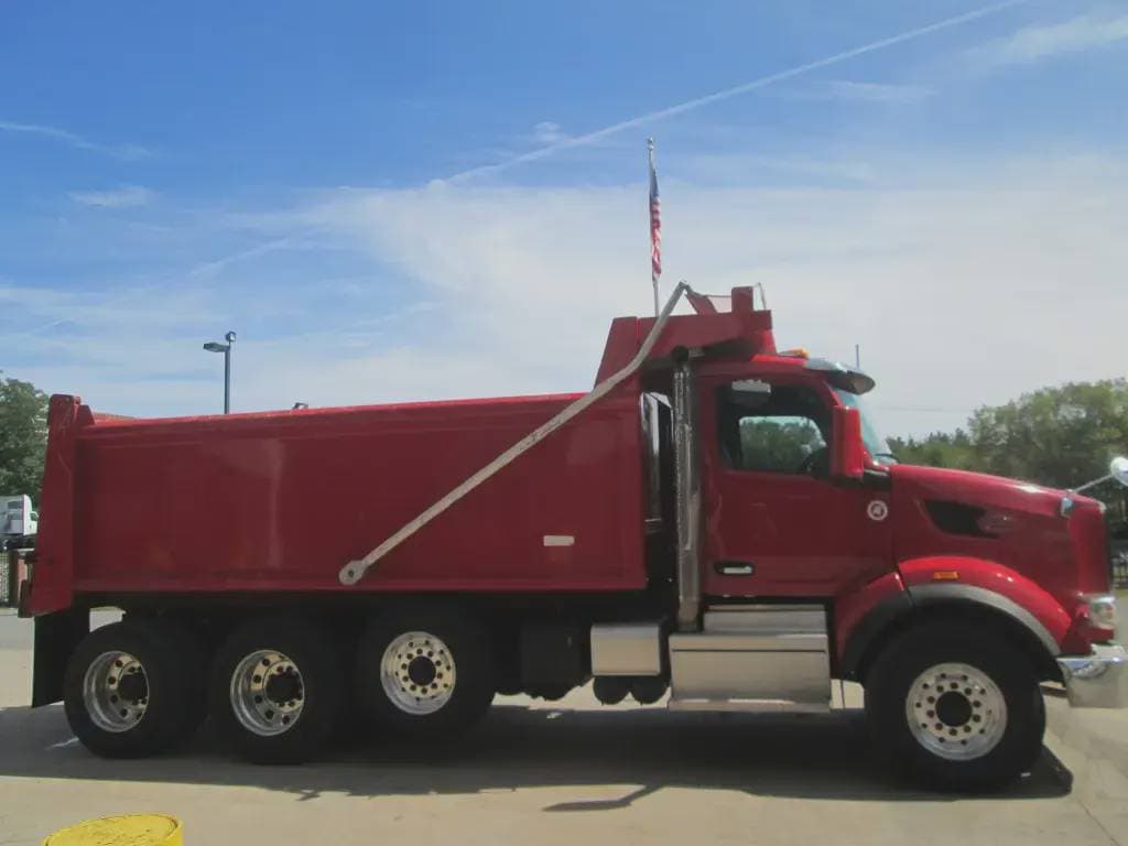 2022 Peterbilt 567 image 4