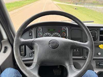 2019 Freightliner M2 image 10
