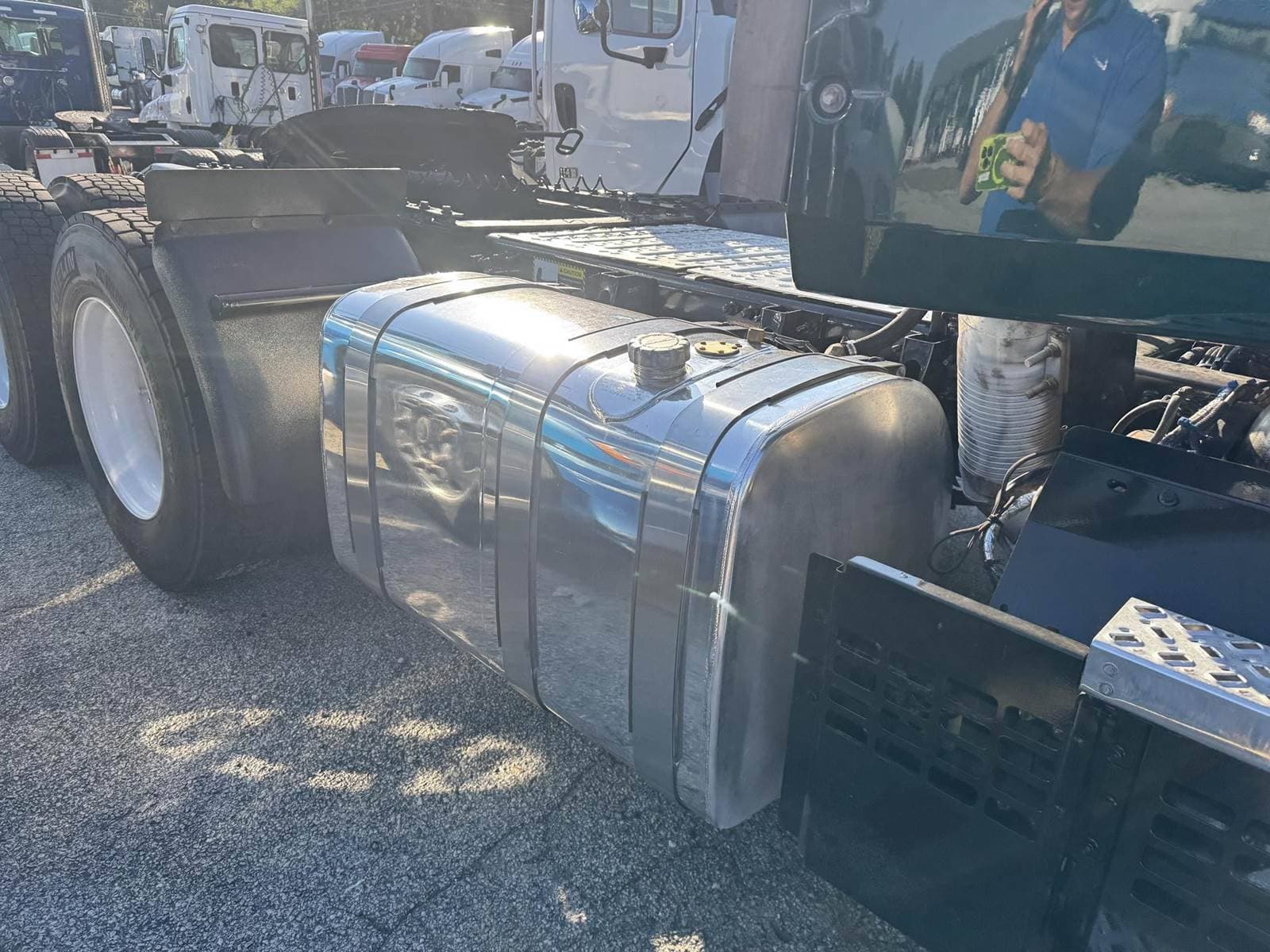 2020 Mack Anthem 64T Day Cab Truck image 6
