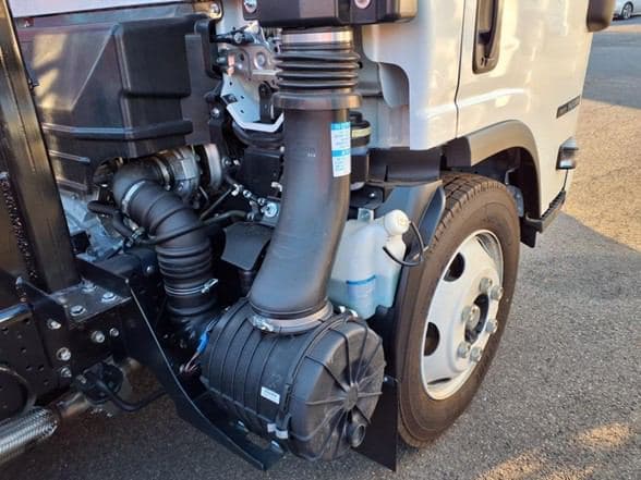 2024 Isuzu NRR image 4