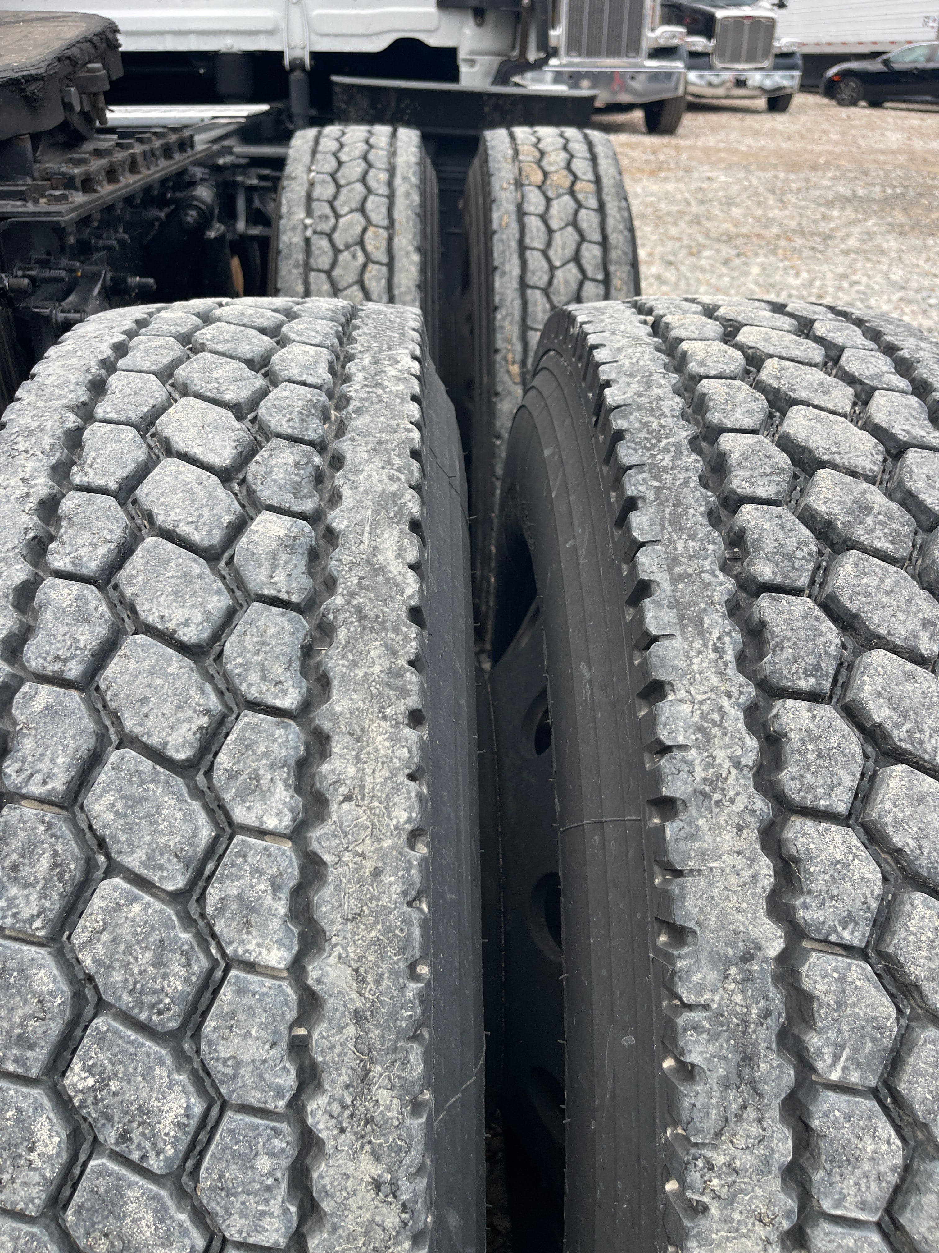 2022 Freightliner Cascadia image 11