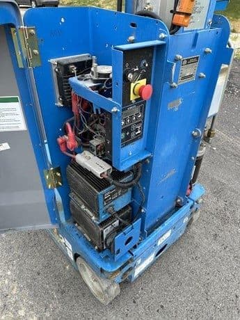 2016 GENIE GR12 image 9