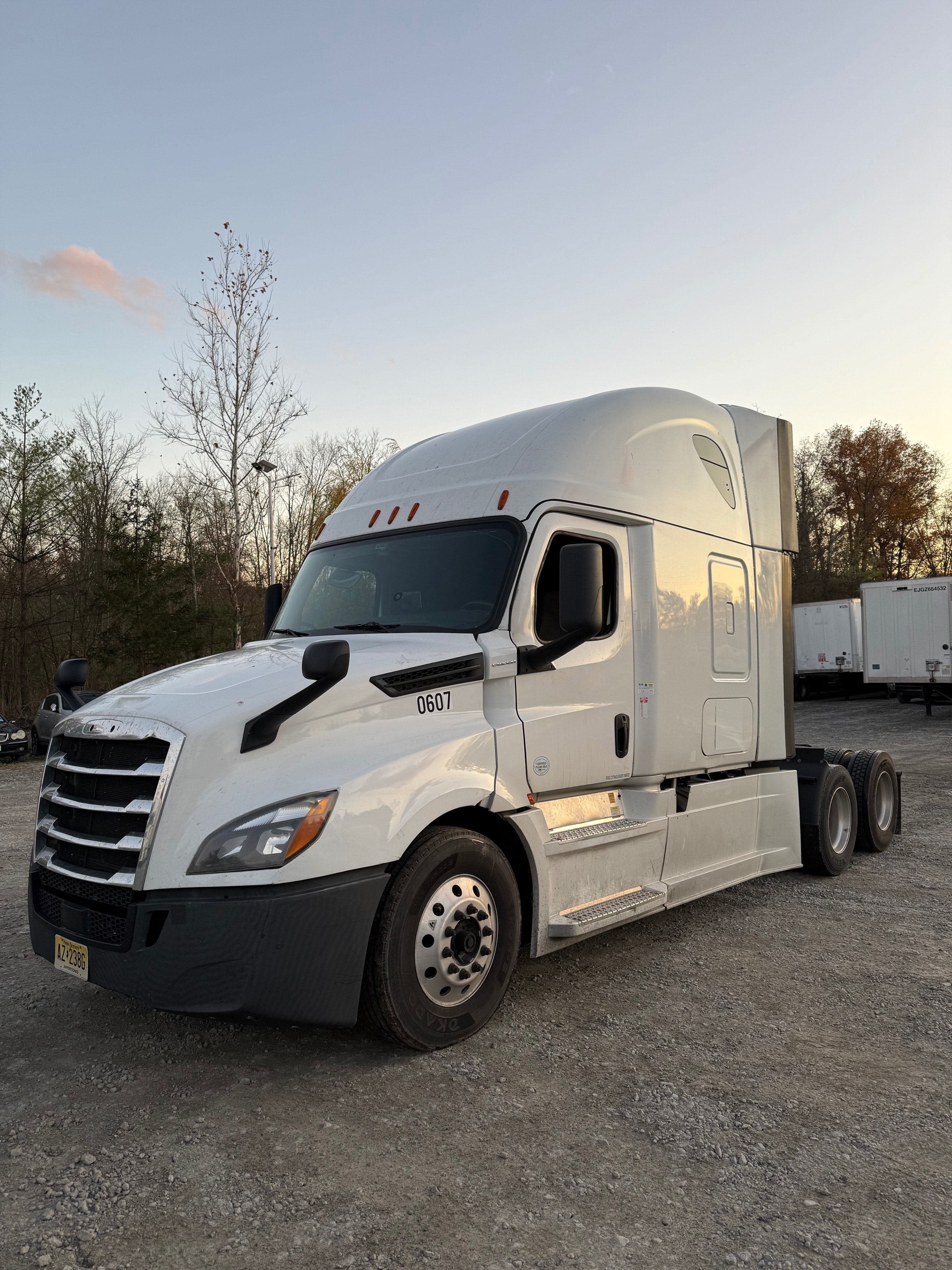 2019 Freightliner Cascadia image 2