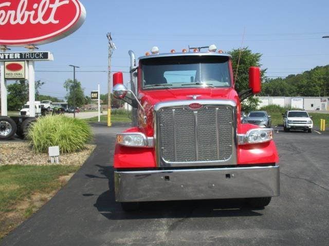 2020 Peterbilt 567 image 6