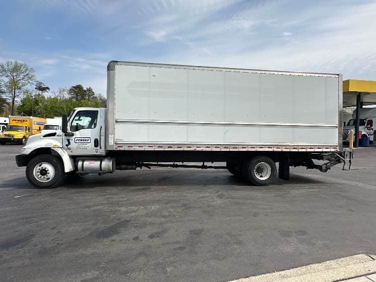 2022 International MV607 Box Truck - 220HP, 6 Speed Automatic, Roll up Door image 4