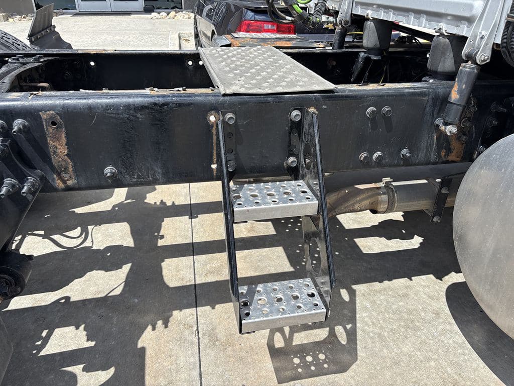 Used 2022 FREIGHTLINER PT126064ST image 23