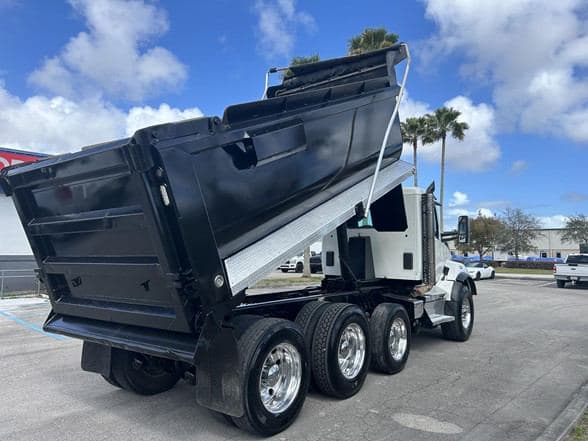 2023 Kenworth T880 image 6