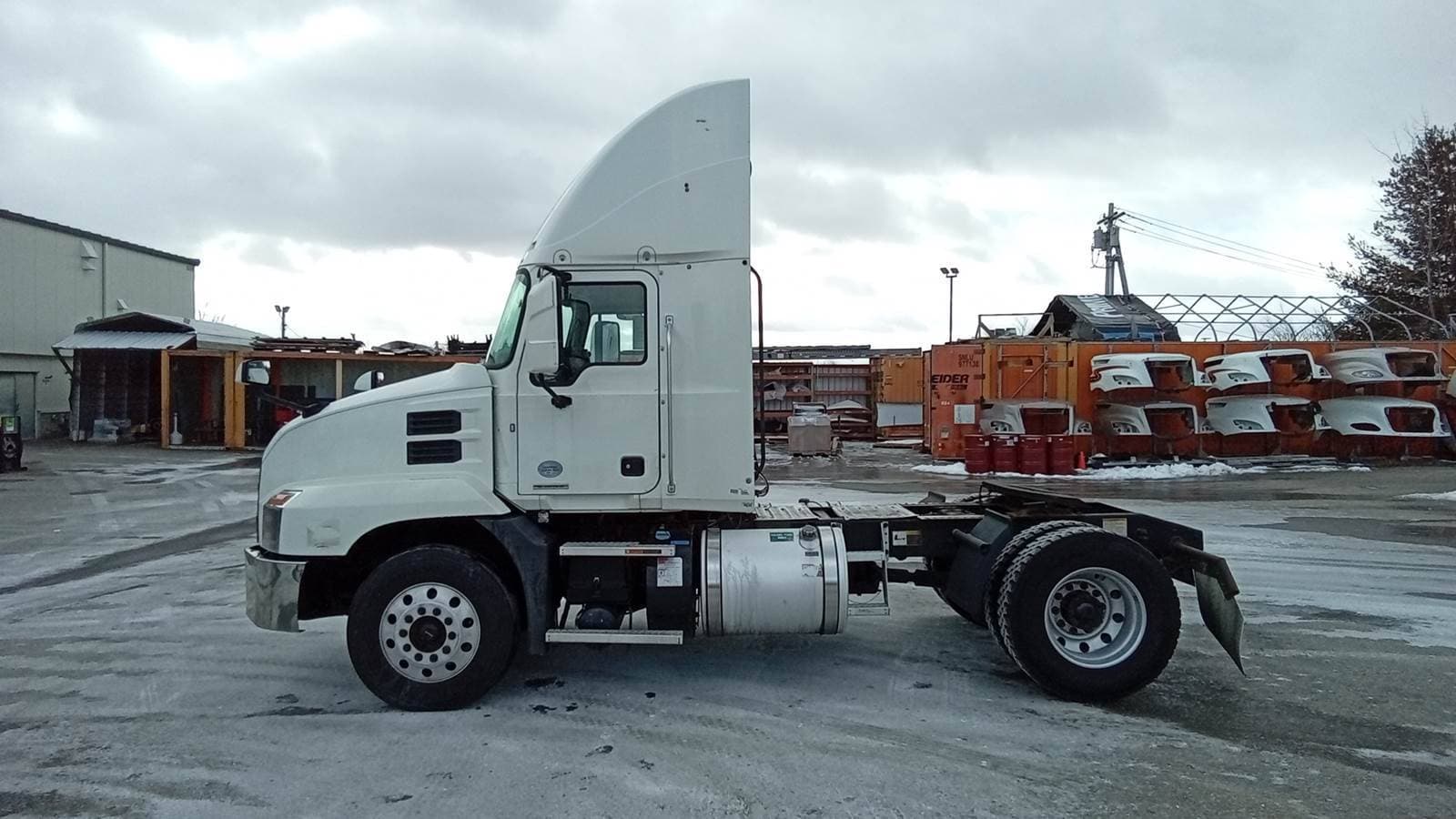 2019 Mack Anthem Single Axle Day Cab Truck - Mack MP7, Automatic image 11