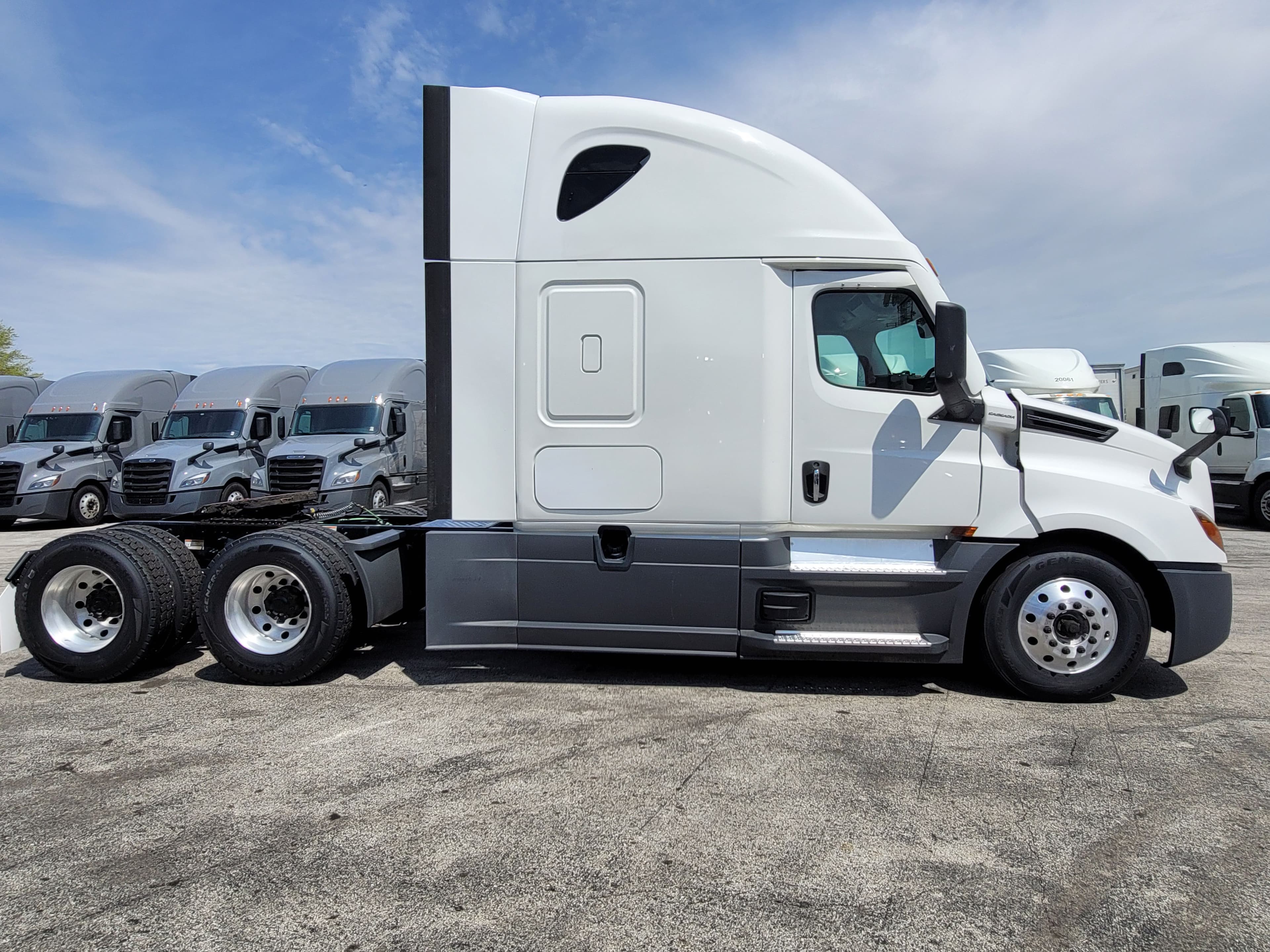 2022 Freightliner Cascadia 126 image 4