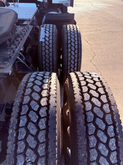 2024 Peterbilt 579 image 9