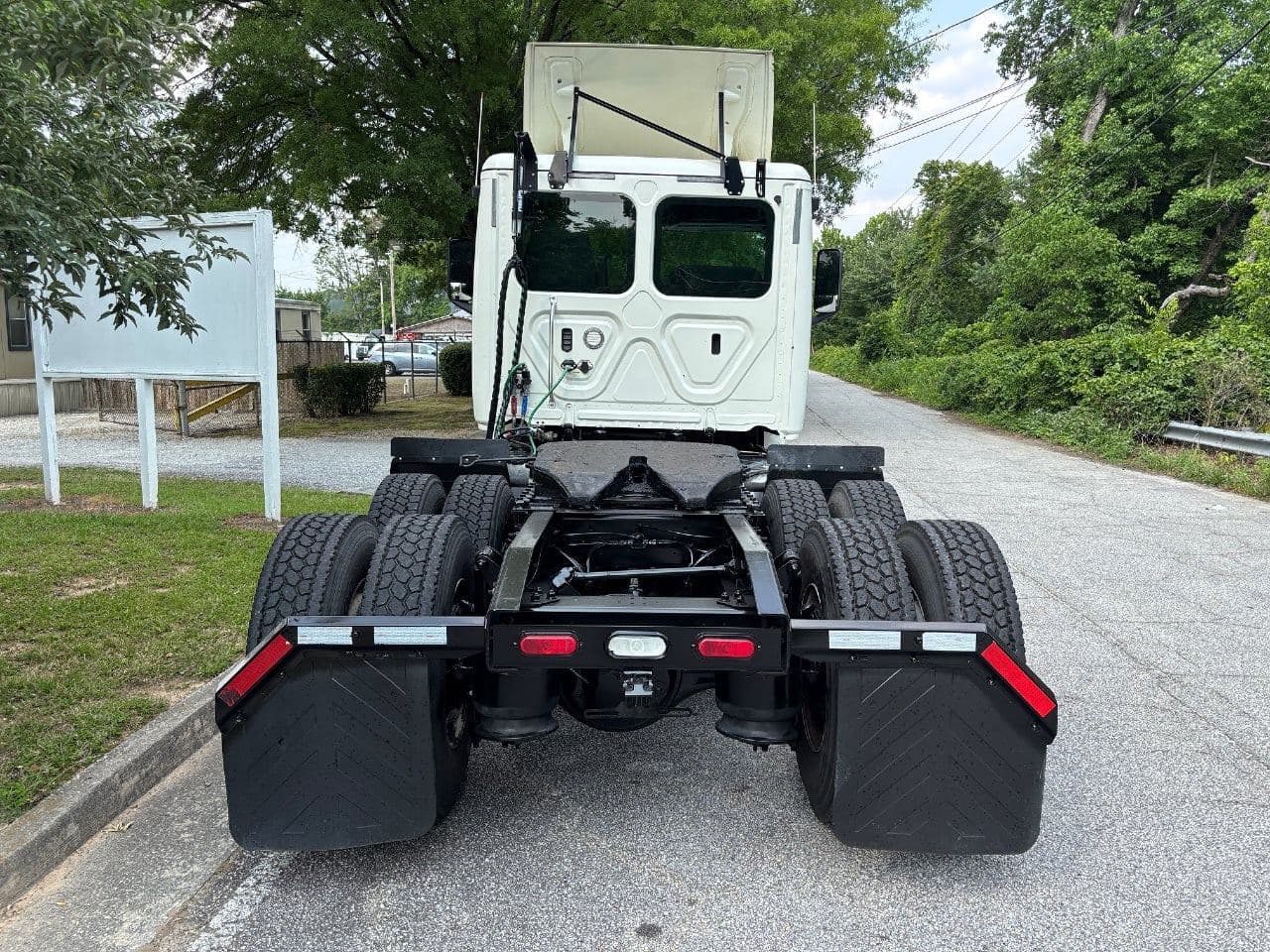 2018 Freightliner Cascadia 126 image 10