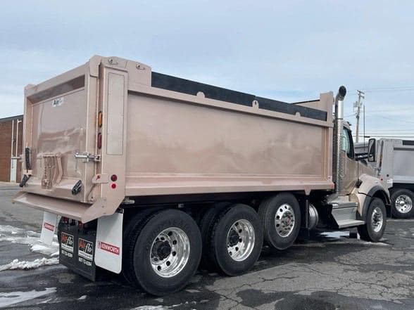 2025 Kenworth T880 image 5