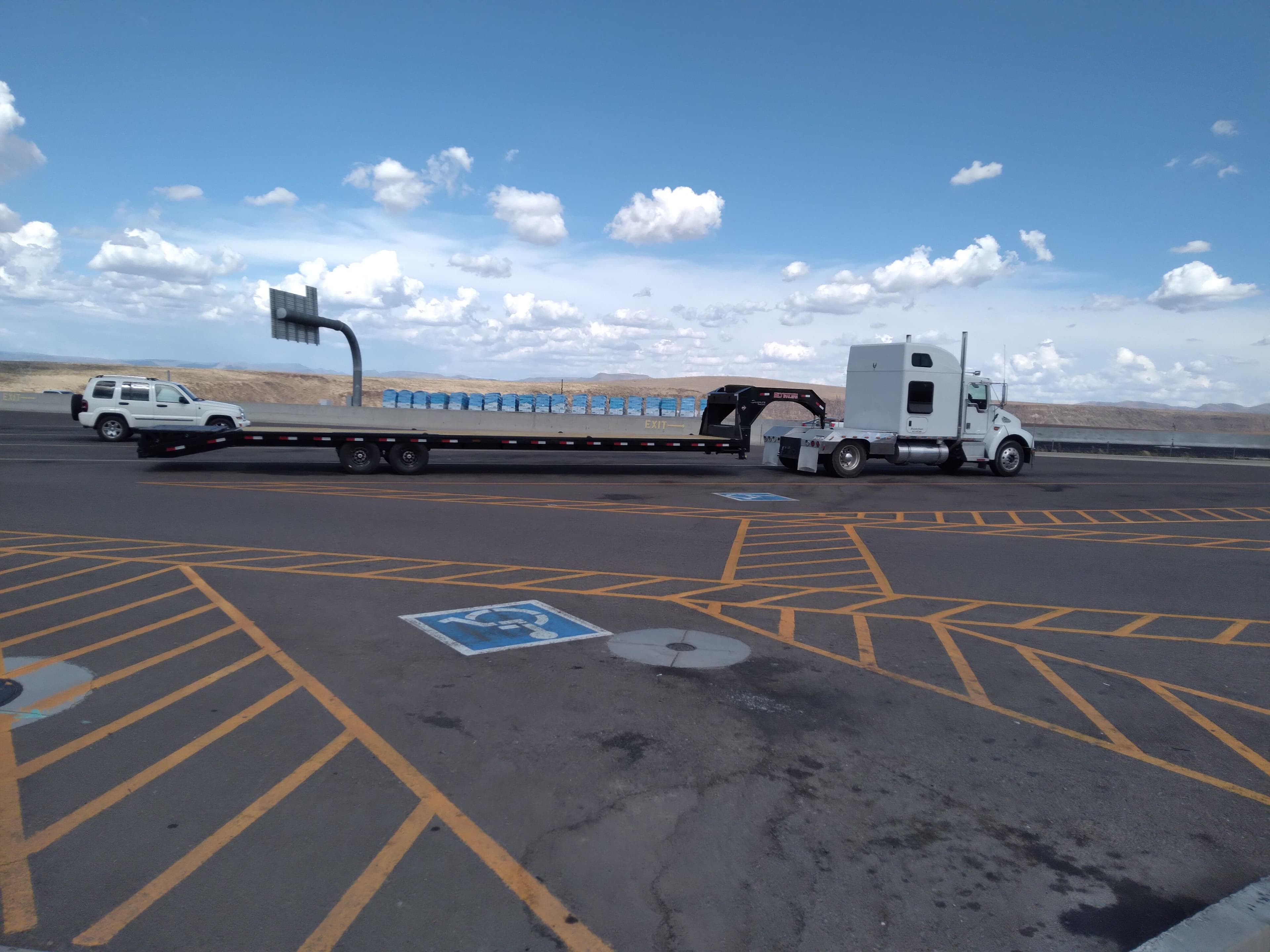 2001 Kenworth T300 image 3