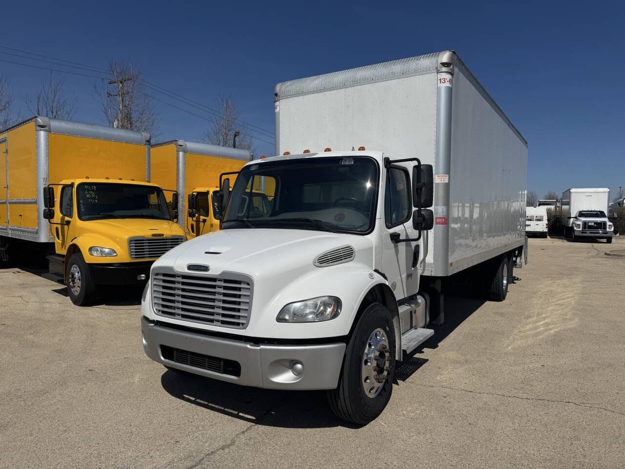 2020 Freightliner M2 106 image 4