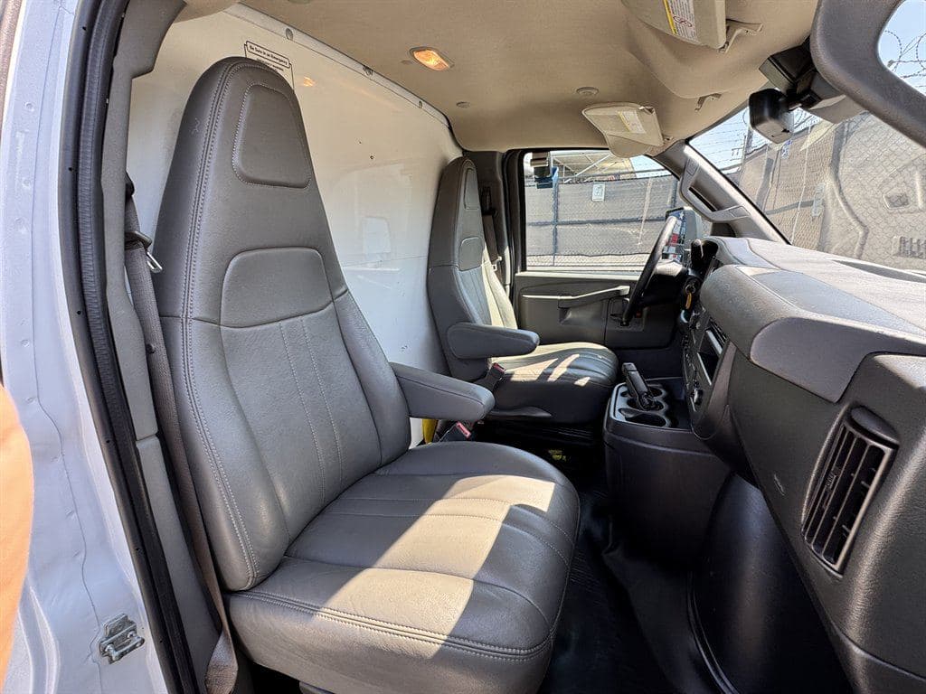 2021 GMC Commercial Vans image 46