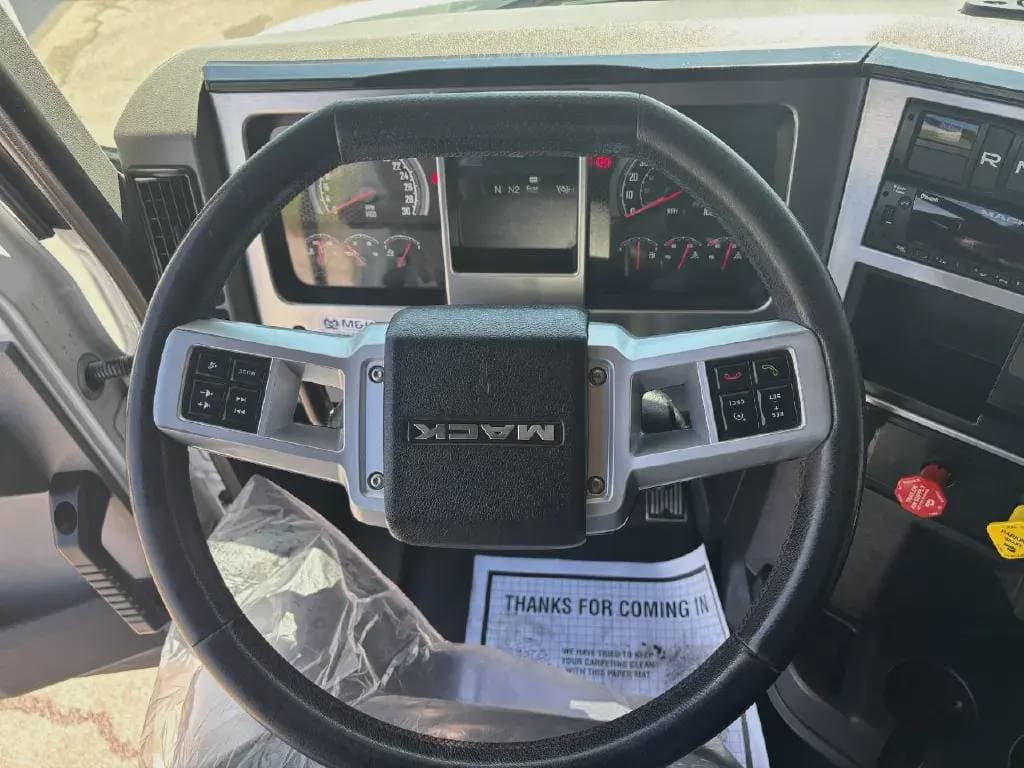 Used 2022 MACK Conventional - Sleeper Truck image 6
