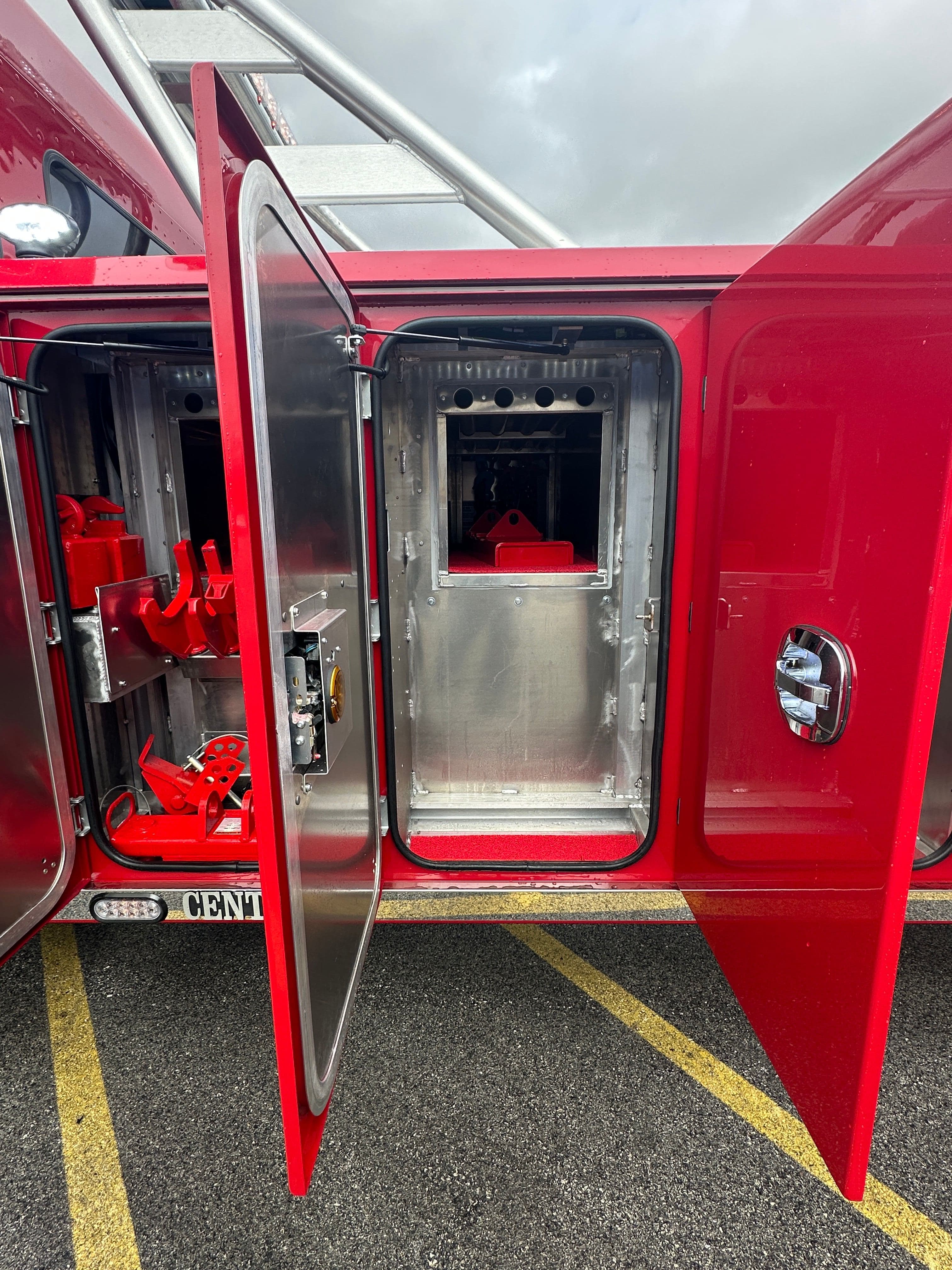 2025 Kenworth T880 with a Century 5130 image 17