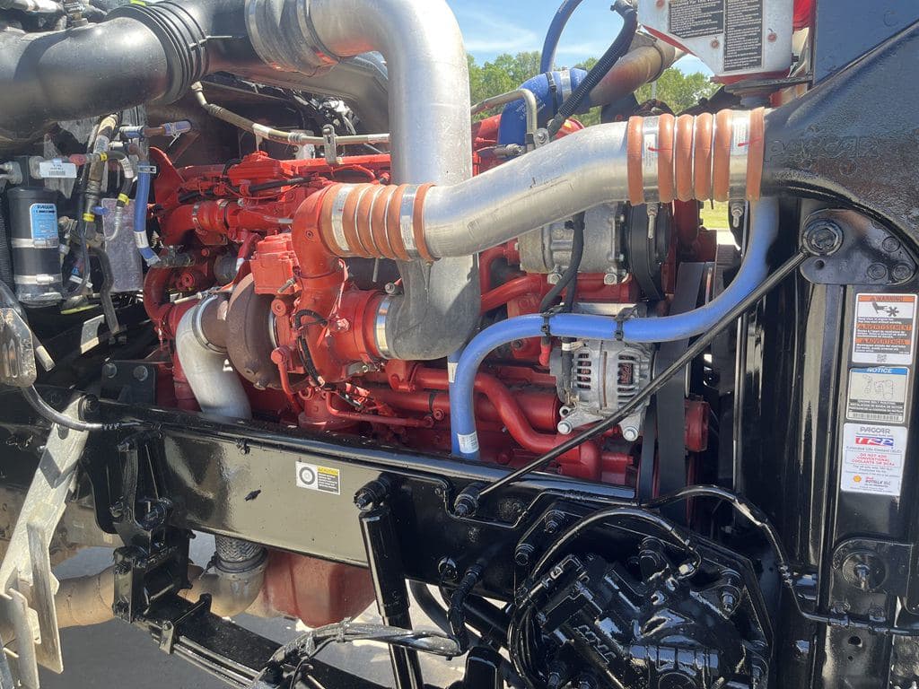 Used 2024 PETERBILT 389 image 7