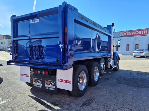 2025 Kenworth T880 image 8