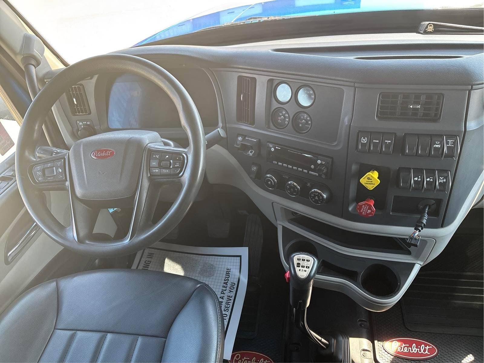 2022 Peterbilt 567 image 5