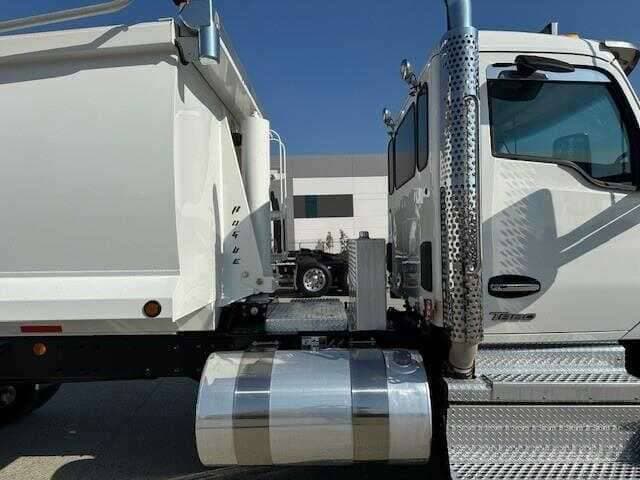 2023 Kenworth T880 image 5