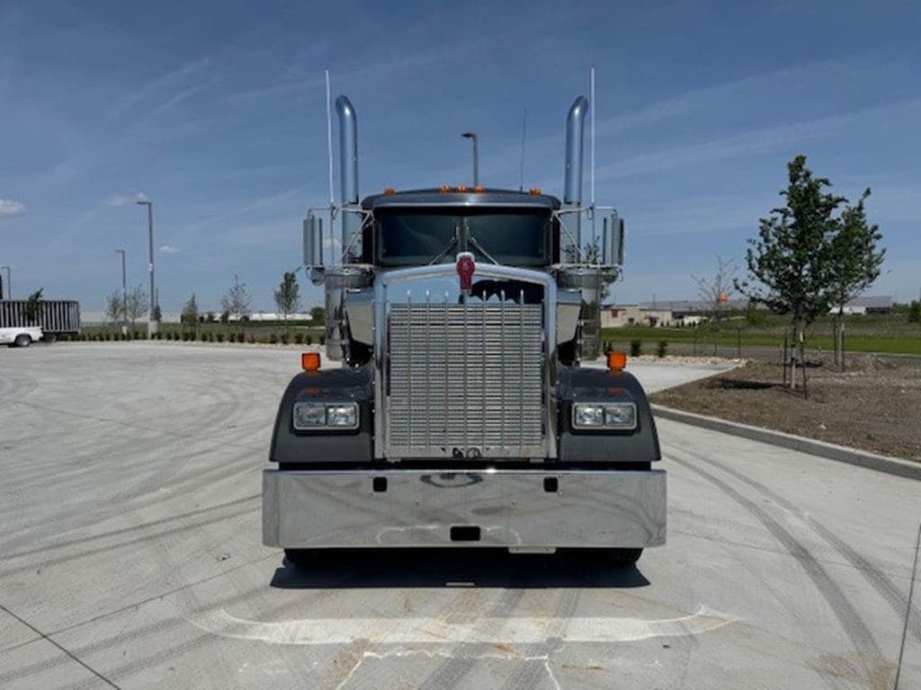 New 2027 KENWORTH W900L image 10