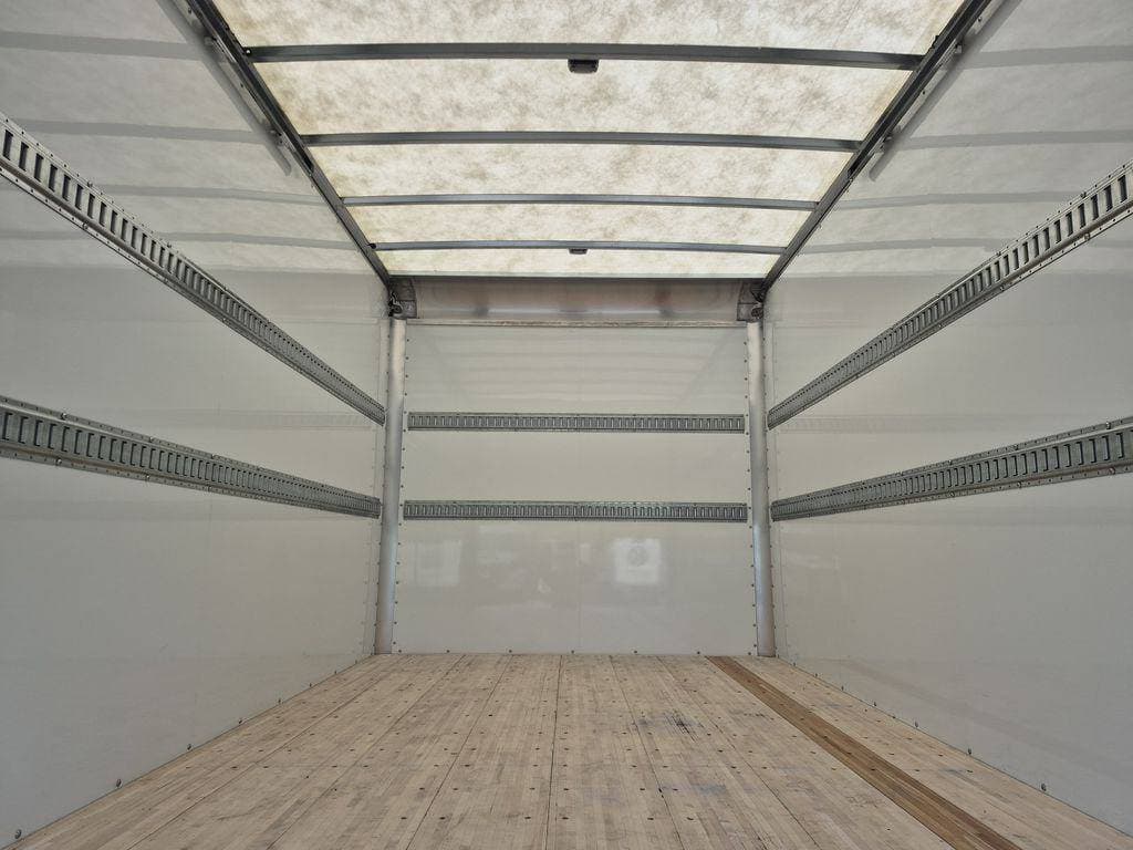 2024 Isuzu NRR image 12