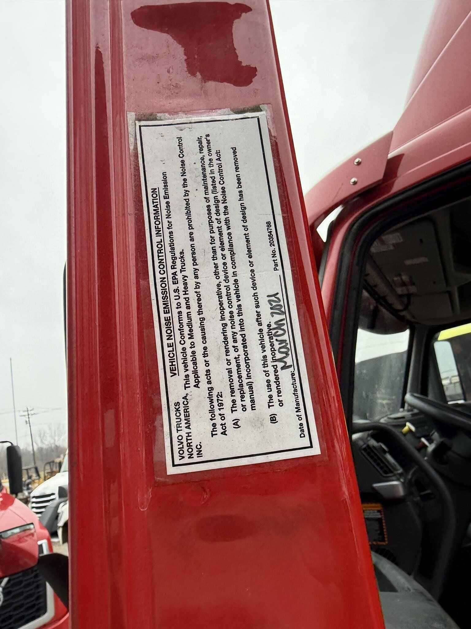 2022 Volvo VNR image 6