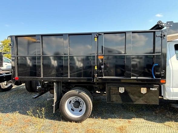 2024 Ford F550 image 7