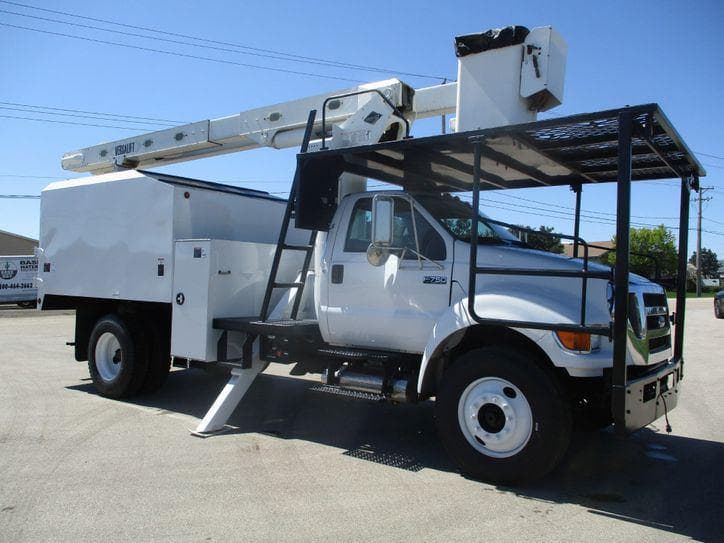 2008 Ford F-750 CHIPPER DUMP BUCKET BOOM TRUCK image 7