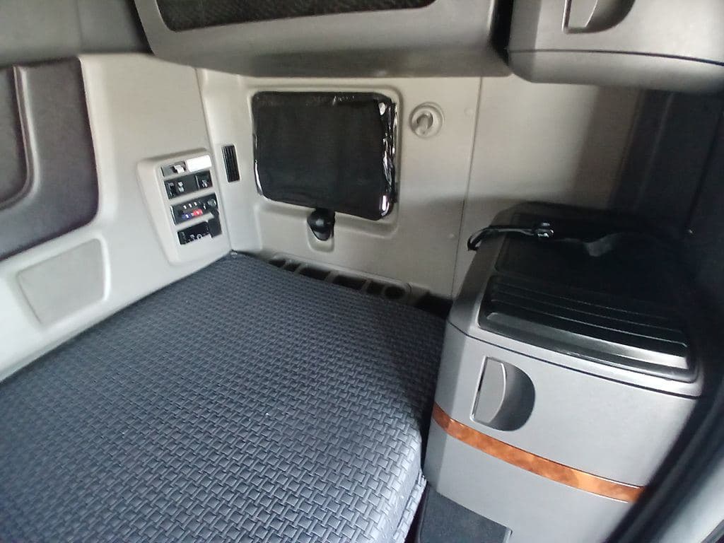 Used 2021 INTERNATIONAL LT625 image 24