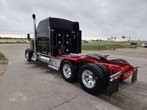 2021 Kenworth W9 Series image 5