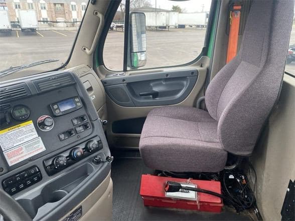 2018 Freightliner Cascadia image 4