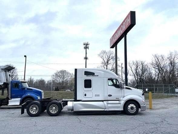 2020 Kenworth T680 image 2