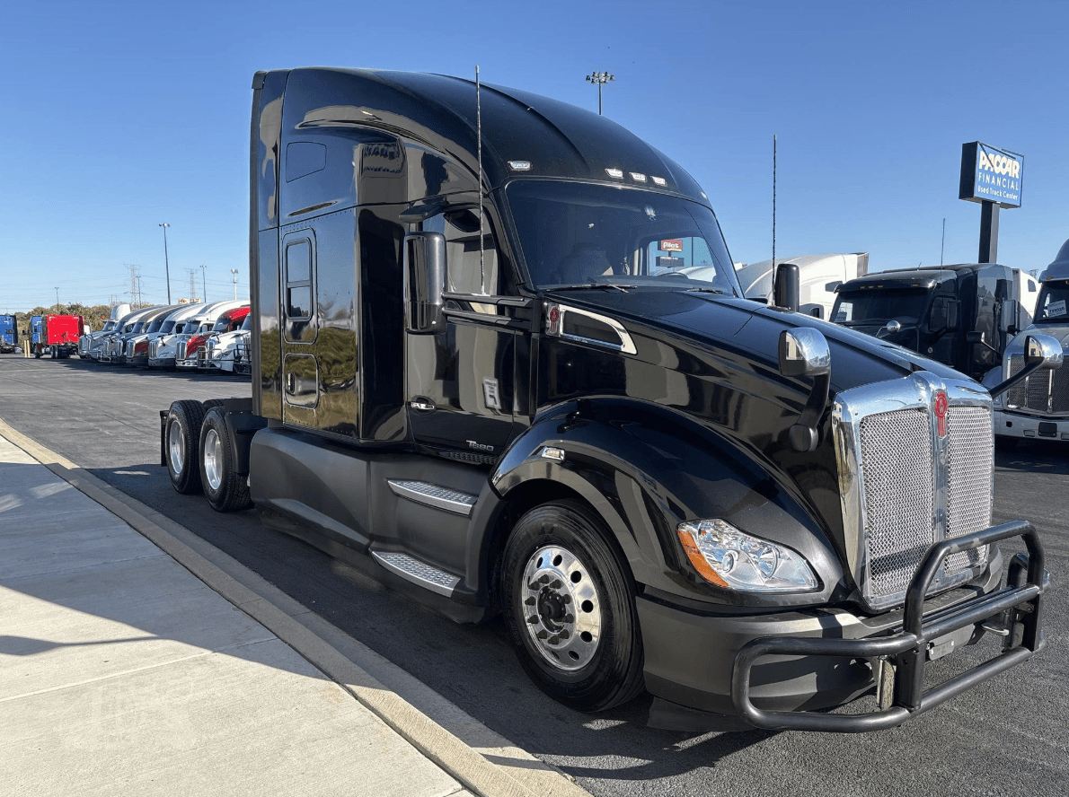 2021 Kenworth T680 image 1