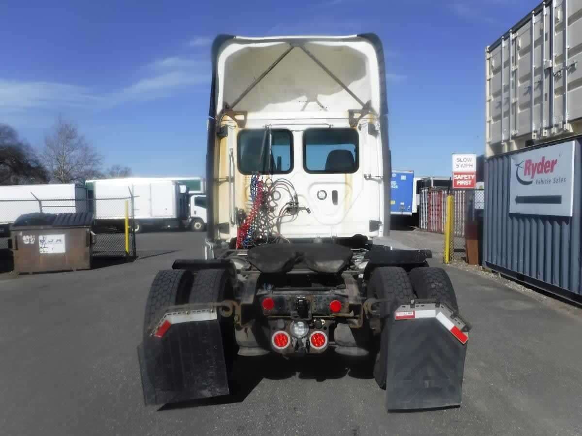 Used 2019 FREIGHTLINER Conventional - Day Cab - CASCADIA 116 For Sale image 6