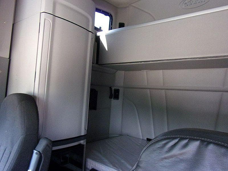 2021 Peterbilt 579 image 11