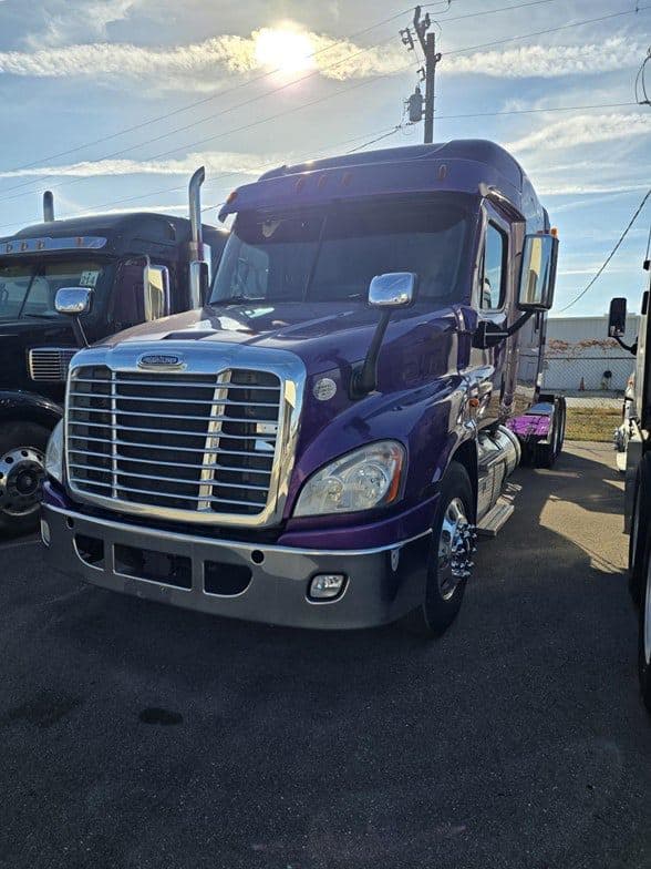 2018 FREIGHTLINER CASCADIA 125 TNHC8589LAK Web image 4