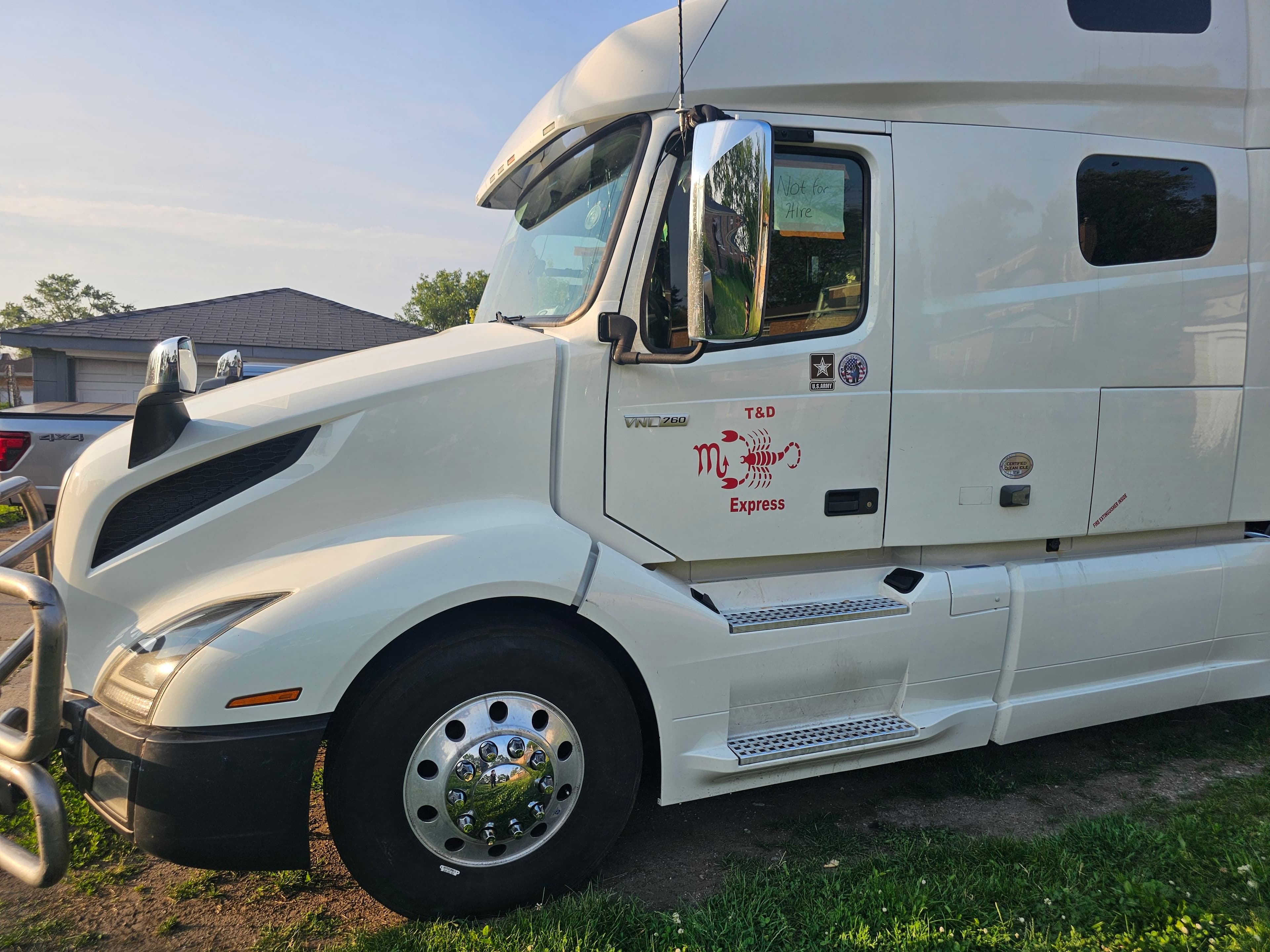 2020 Volvo VNL image 4