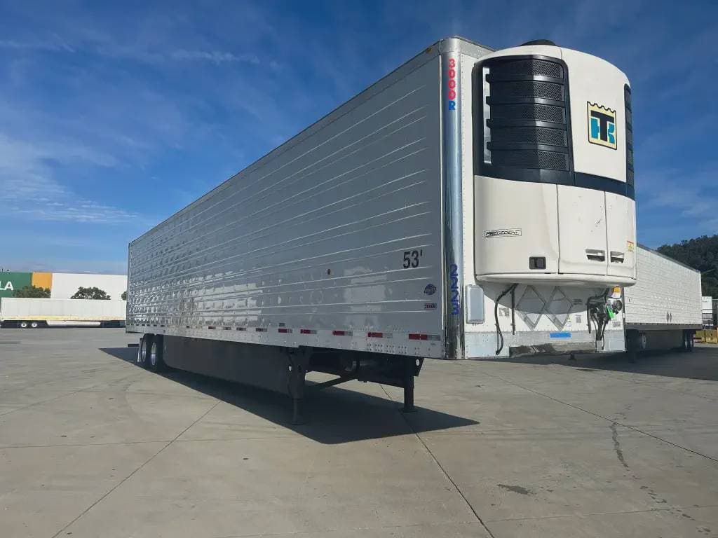 2022 Utility 3000R image 8
