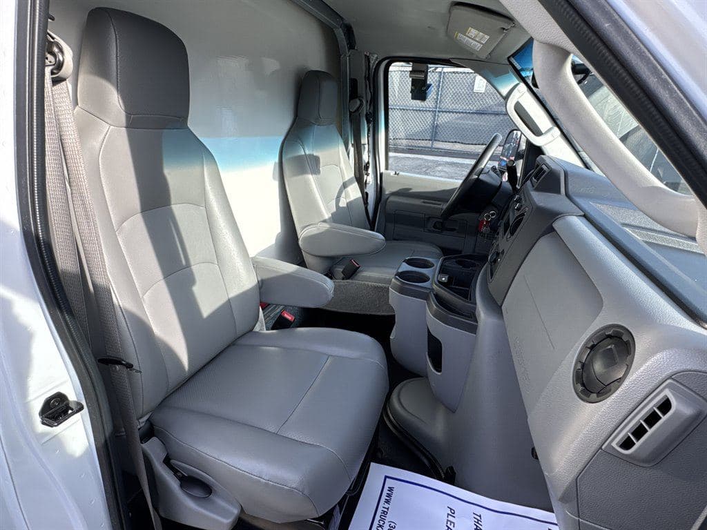 2023 Ford E-Series Cutaway image 44
